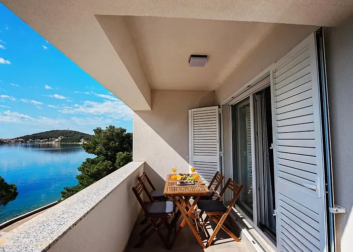 Sea Front Ivana Appartement *